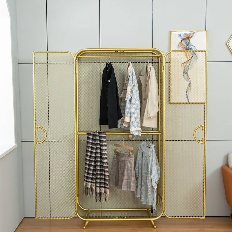 علاقة ملابس عصرية - MORE