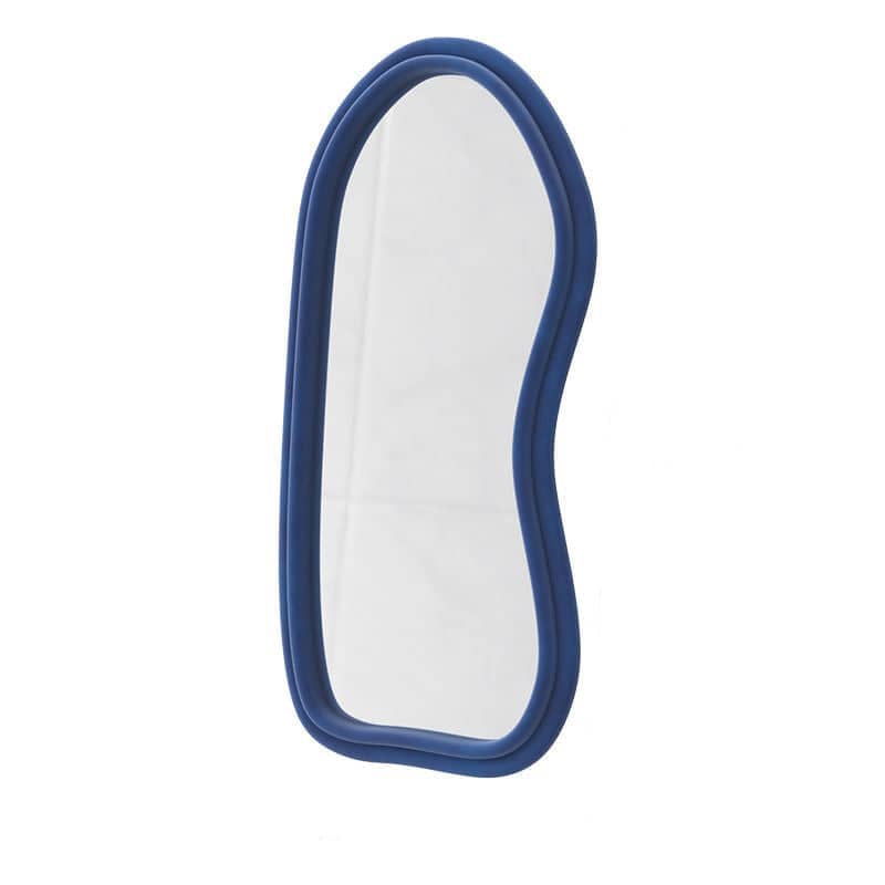 مرأه بتصميم شيك - PURE