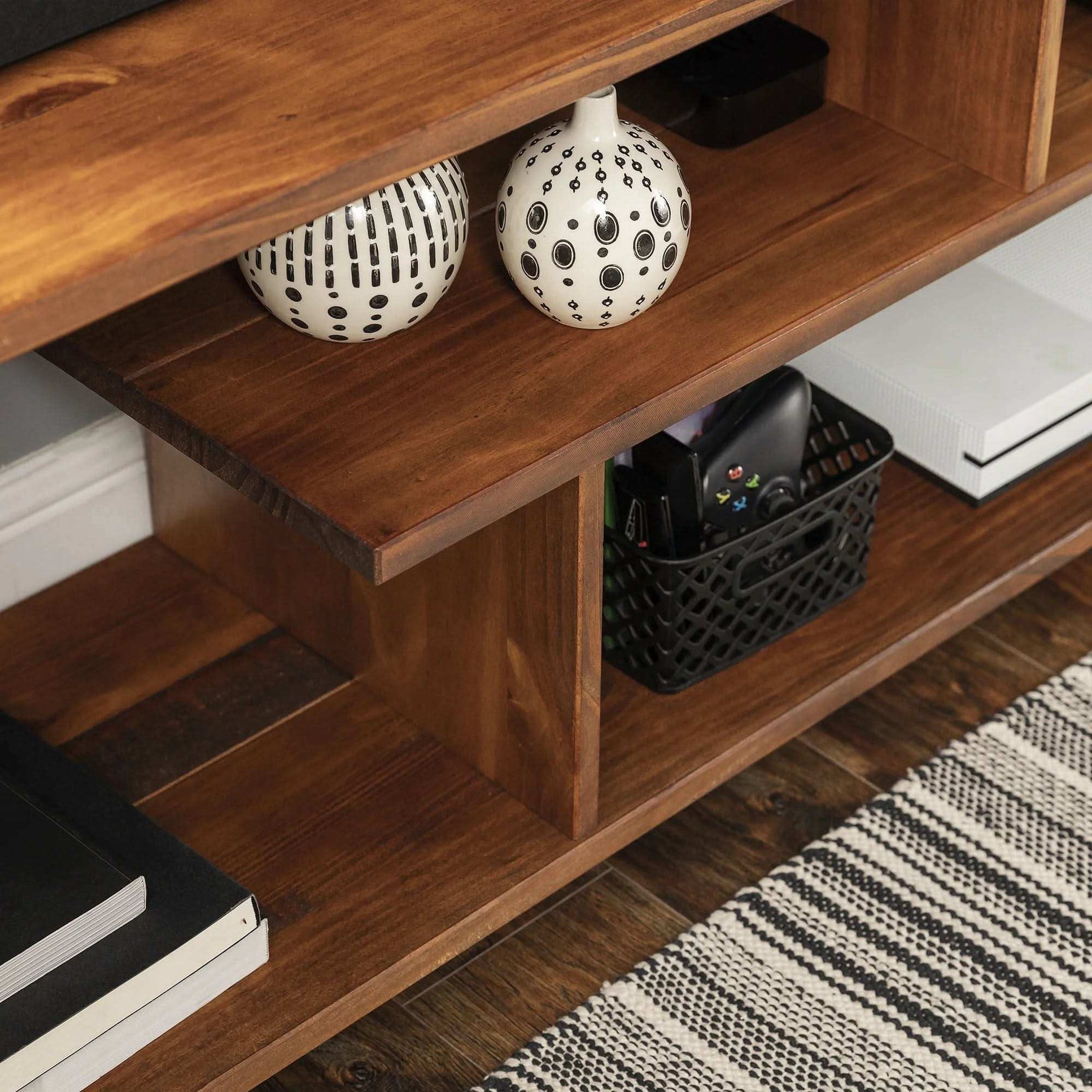 طاولة تلفاز خشبية مودرن - Baytuk