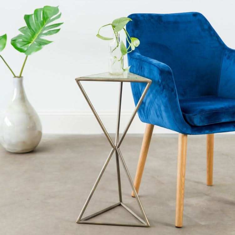 طاولة جانبية بشكل هندسي - Baytuk