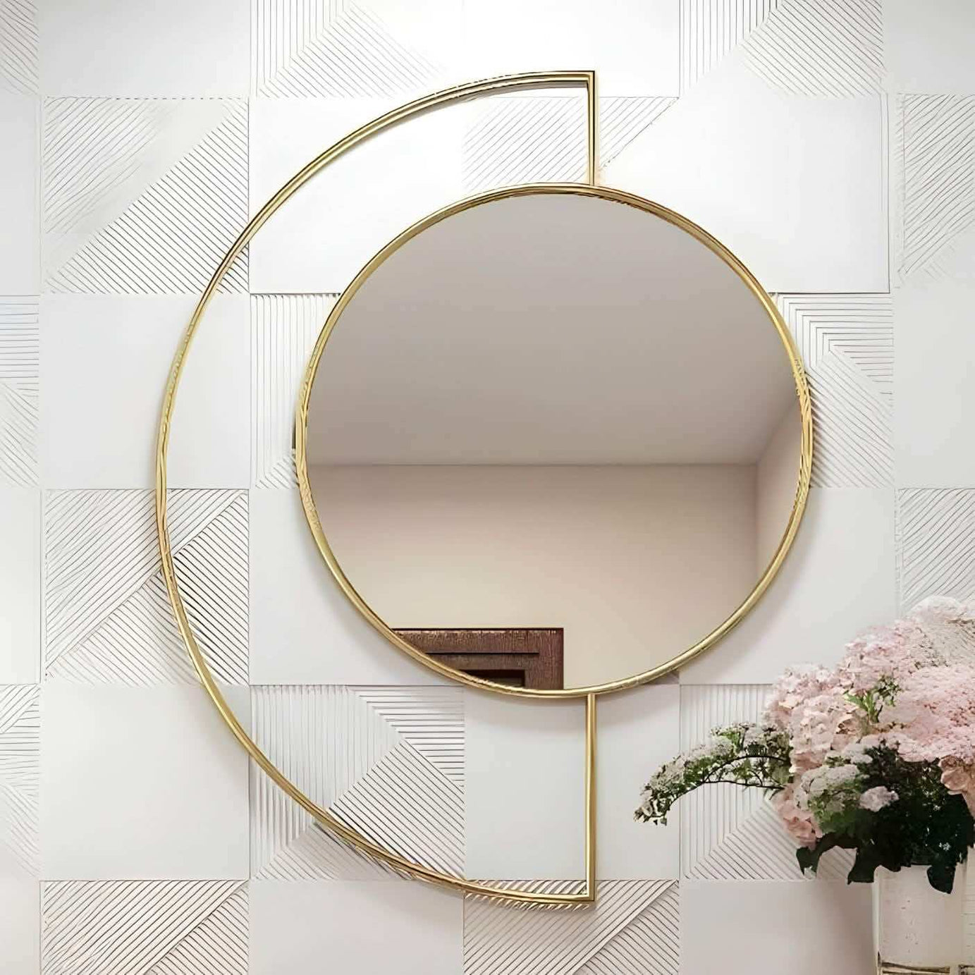 مرآة فاخرة بإطار ذهبي - Baytuk