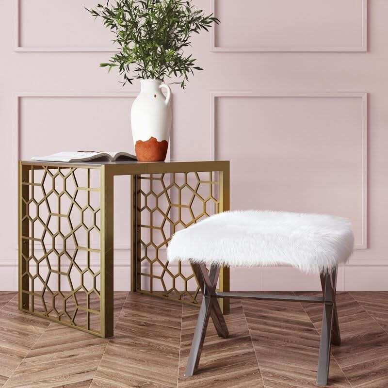 طاولة جانبية بتصميم مودرن - Baytuk