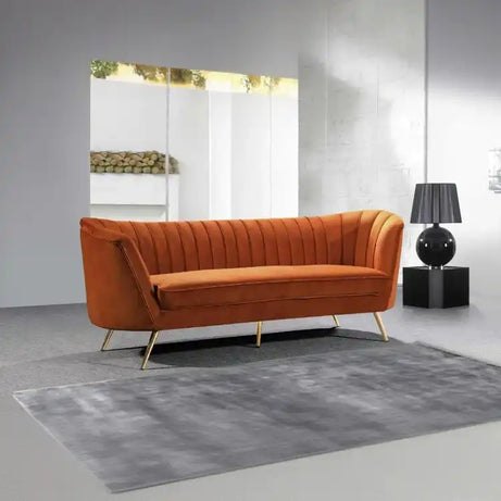 كنبة أنيقة بأرجل خشبية - Baytuk