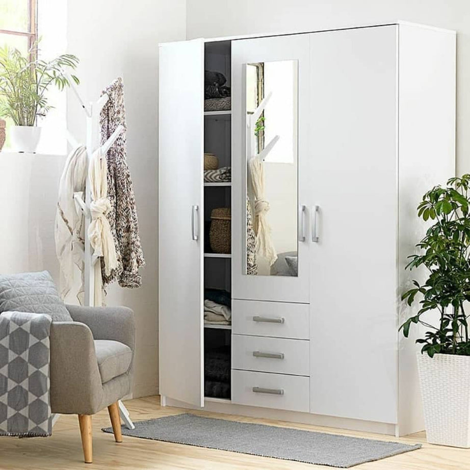 دولاب ابيض بمراه